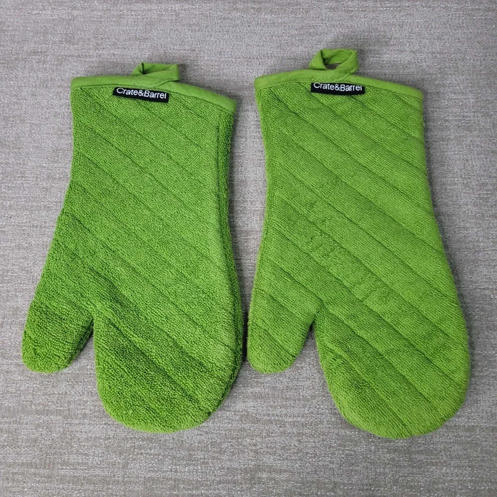 Crate & Barrel 8pc Kitchen Set Lime Green Oven Mitts Pot Holders Dish Towels